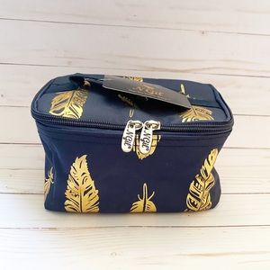 Metallic Gold Fancy Feathers Navy Case
